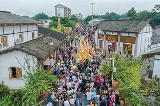 拉塞尔替补！Shams：湖人今日首发詹眉+雷迪什+普林斯+范德彪